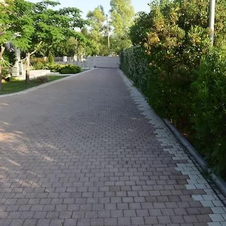 Villa εύη