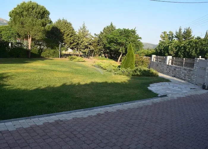 εύη Лигурион